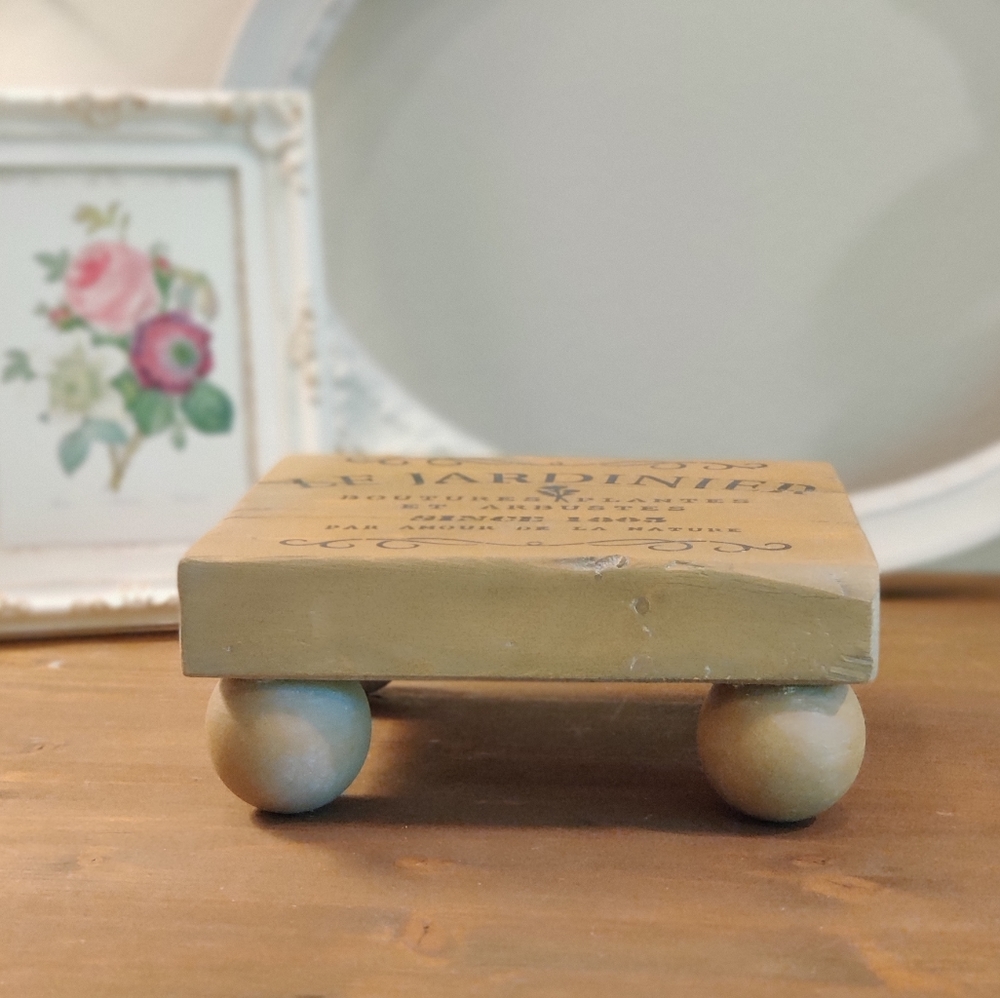 Le Jardinier Solid Wood Rustic Riser - Picture 2 of 6